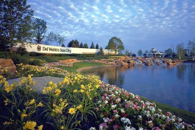 Entrance to Del Webb's Sun City Huntley in Huntley, IL